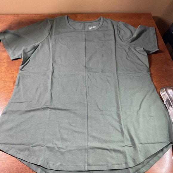 D&Co. Essentials Women's Top Sz 1 XL  Short Sleeve T-Shirt Green Seam In Center - Picture 1 of 10